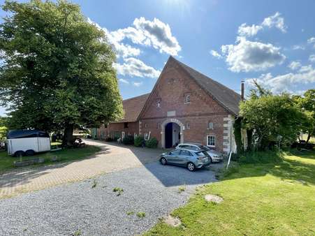 Hofansicht - Bauernhaus in 32457 Porta Westfalica mit 334m² kaufen