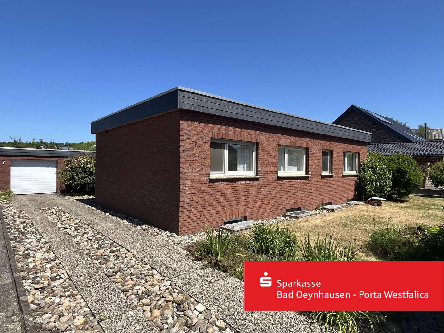 Hauptansicht - Bungalow in 32457 Porta Westfalica mit 140m² kaufen