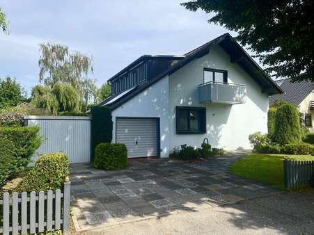 Hofeinfahrt - Zweifamilienhaus in 32549 Bad Oeynhausen mit 162m² kaufen