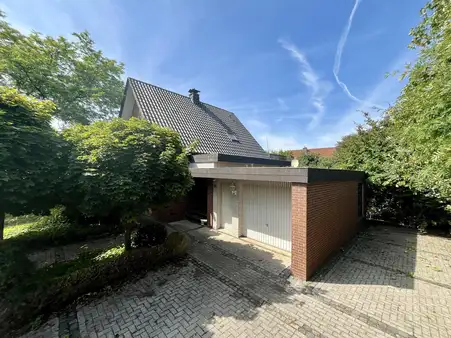 Renovieren, wohnen, wohlfühlen - Einfamilienhaus mit großem Grundstück und viel Potenzial 