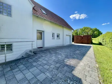 Zeitloses Einfamilienhaus trifft Natur und Ruhe