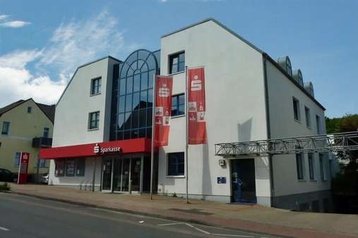 Straßenansicht - Etagenwohnung in 32545 Bad Oeynhausen mit 104m² als Kapitalanlage günstig kaufen