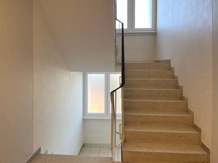 Treppenhaus - Etagenwohnung in 32545 Bad Oeynhausen mit 101m² kaufen
