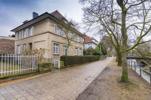 Seitenansicht - Villa in 32052 Herford mit 222m² kaufen