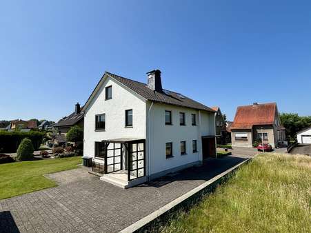 Außen 2 Außen 2 - Zweifamilienhaus in 32584 Löhne mit 160m² kaufen