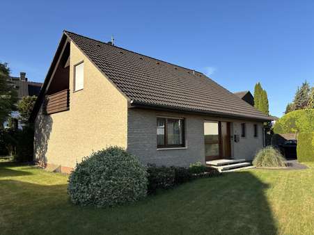 Straßenansicht - Einfamilienhaus in 32107 Bad Salzuflen mit 139m² kaufen