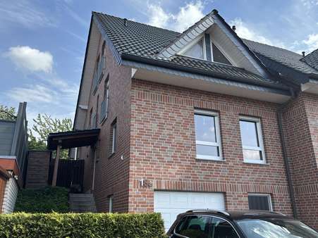 Straßenansicht Straßenansicht - Doppelhaushälfte in 32602 Vlotho mit 129m² kaufen