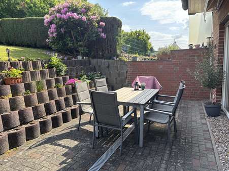 Terrasse Terrasse - Doppelhaushälfte in 32602 Vlotho mit 129m² kaufen