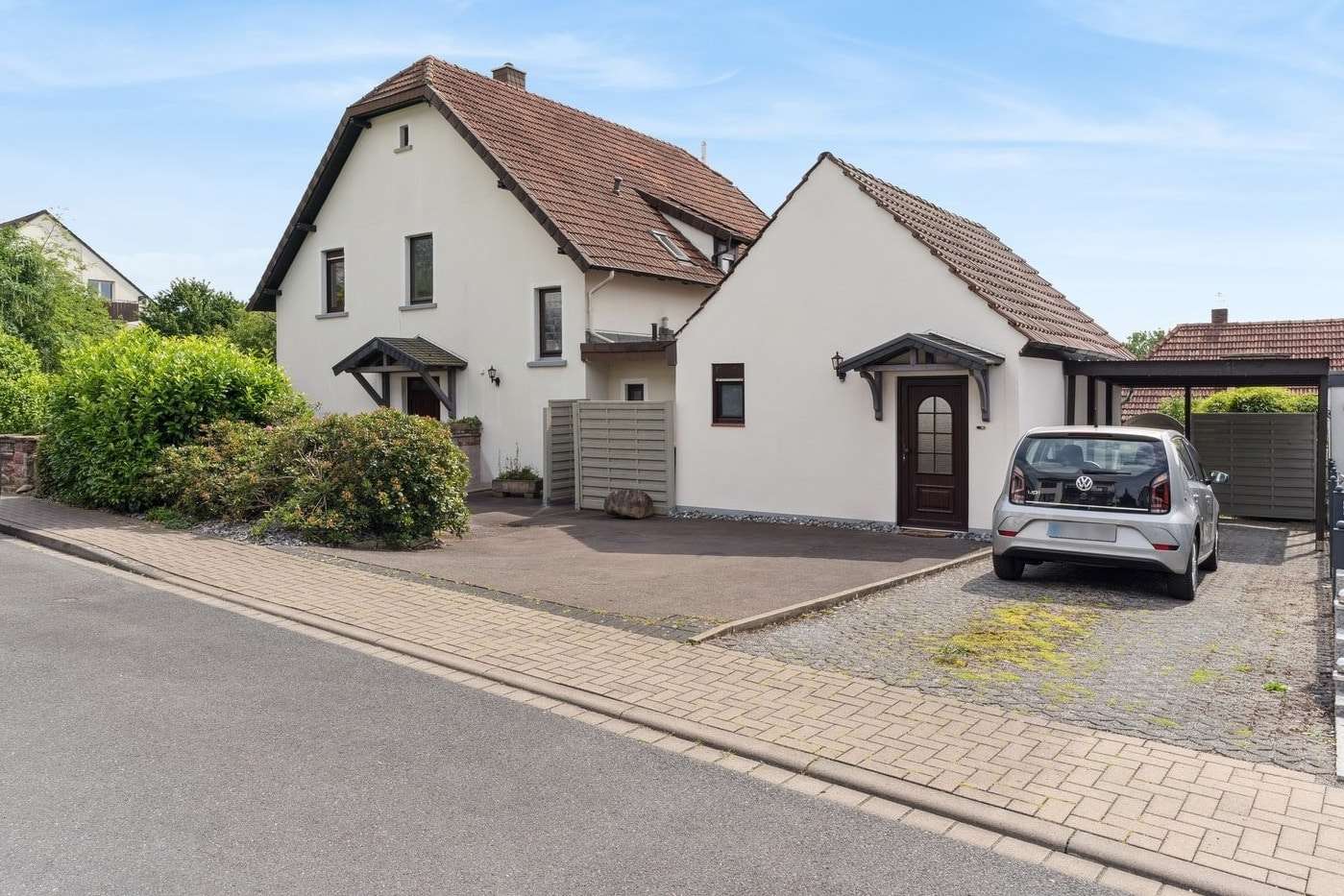 Straßenansicht - Zweifamilienhaus in 32049 Herford mit 212m² kaufen