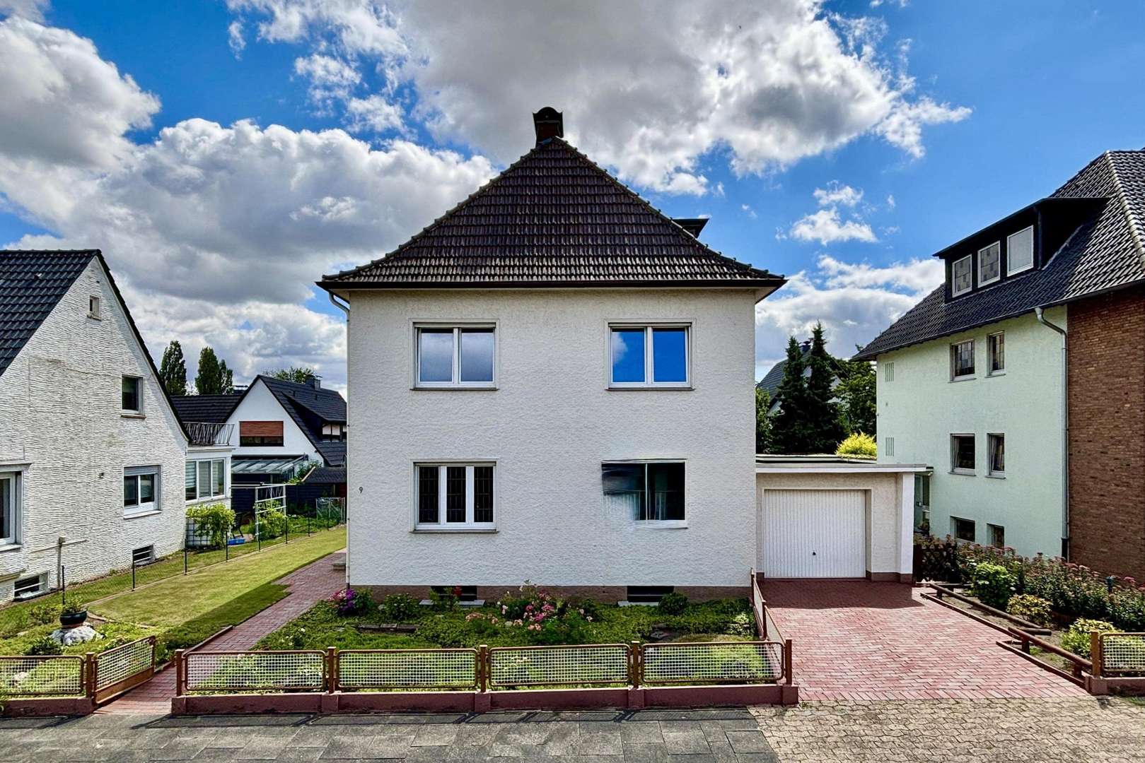Außen 1 Außen 1 - Einfamilienhaus in 32584 Löhne mit 190m² kaufen