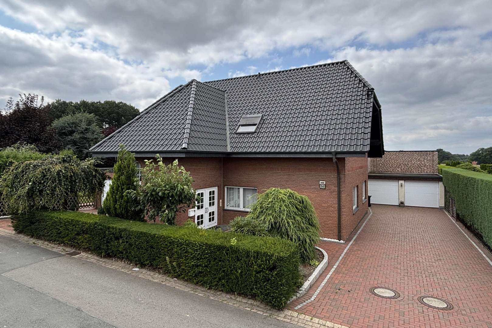 Außen 1 Außen 1 - Mehrfamilienhaus in 32278 Kirchlengern mit 230m² kaufen