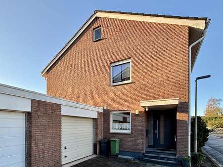 Seitenansicht Seitenansicht - Doppelhaushälfte in 32257 Bünde mit 122m² kaufen