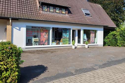 Einzelhandel mit Parkplätzen - Mehrfamilienhaus in 32120 Hiddenhausen mit 174m² kaufen