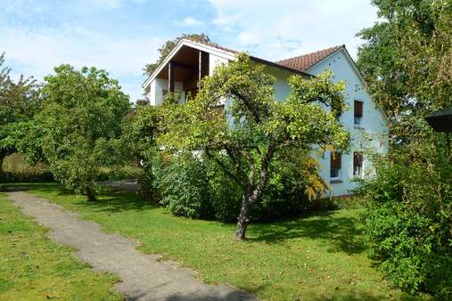 Seitenansicht - Zweifamilienhaus in 32257 Bünde mit 220m² kaufen