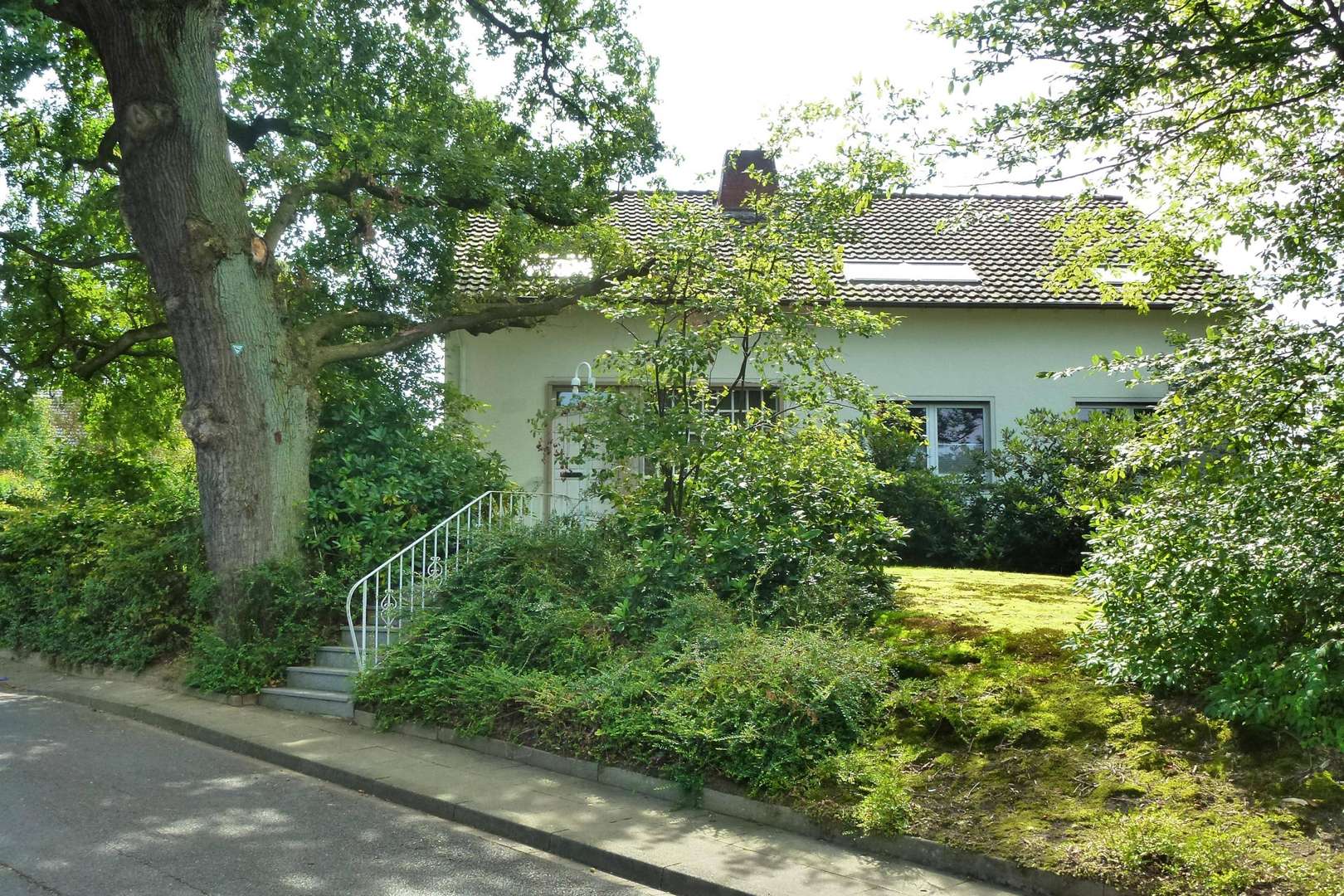 Straßenansicht - Zweifamilienhaus in 32257 Bünde mit 220m² kaufen