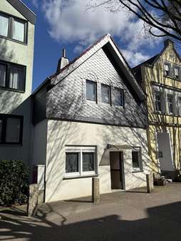 Strassenansicht - Einfamilienhaus in 32052 Herford mit 130m² kaufen