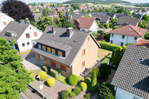 Straßenansicht - Zweifamilienhaus in 32120 Hiddenhausen mit 180m² kaufen