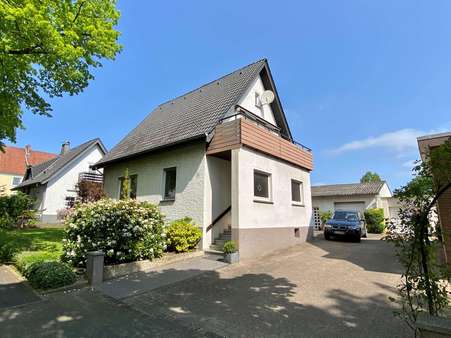 Straßenansicht - Einfamilienhaus in 32584 Löhne mit 138m² kaufen