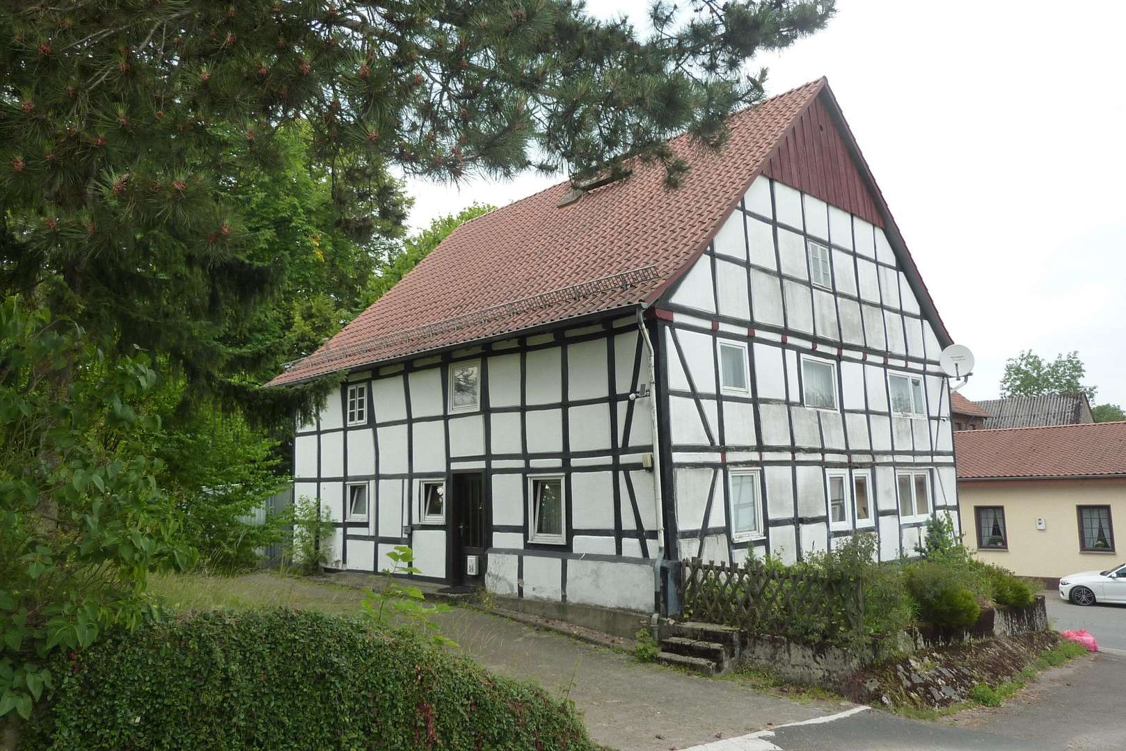 Straßenansicht - Einfamilienhaus in 32689 Kalletal mit 99m² kaufen