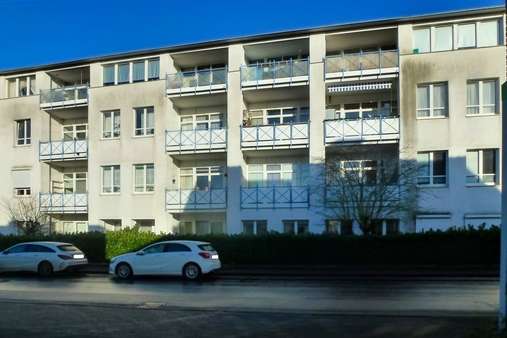 Frontansicht - Etagenwohnung in 32257 Bünde mit 102m² kaufen