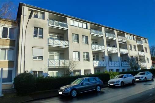 Straßenansicht - Etagenwohnung in 32257 Bünde mit 102m² kaufen