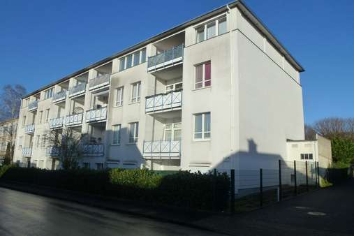 Straßenansicht - Etagenwohnung in 32257 Bünde mit 102m² kaufen