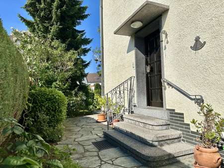 Hauseingang - Einfamilienhaus in 63179 Obertshausen mit 116m² kaufen