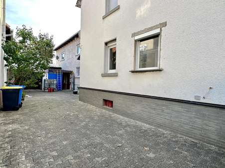 Einfahrt - Doppelhaushälfte in 63110 Rodgau mit 185m² kaufen