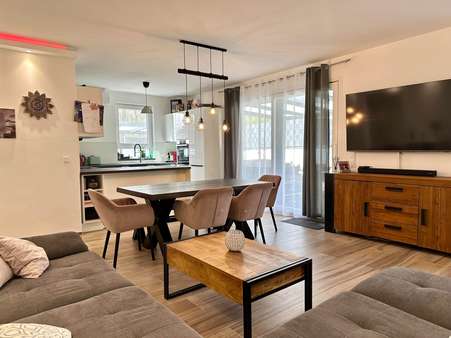 Wohn- und Esszimmer - Erdgeschosswohnung in 63073 Offenbach mit 140m² kaufen