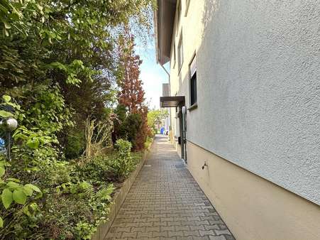 Zugang zum Haus - Etagenwohnung in 63110 Rodgau mit 85m² kaufen