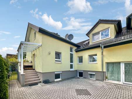 Vorderansicht zweites Haus - Zweifamilienhaus in 63071 Offenbach mit 228m² kaufen