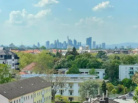 Wohntraum mit tollem Skyline-Blick und Sonnenbalkon!