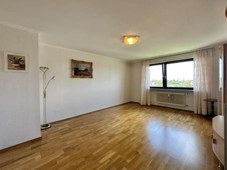 Wohn-/ Esszimmer - Etagenwohnung in 63071 Offenbach mit 100m² kaufen