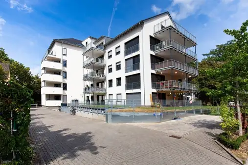 Moderne 4 Zimmer Wohlfühloase mit großem Garten und hochwertiger Ausstattung in gesuchter Wohnlage!
