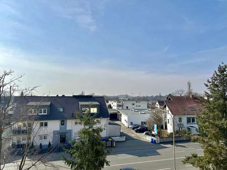 Aussicht vom Balkon - Etagenwohnung in 63165 Mühlheim mit 99m² kaufen