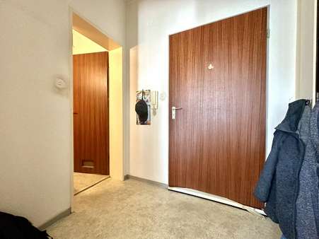 Flur - Etagenwohnung in 63150 Heusenstamm mit 33m² kaufen