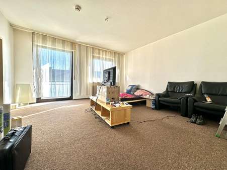 Wohn- und Schlafzimmer - Etagenwohnung in 63150 Heusenstamm mit 33m² kaufen