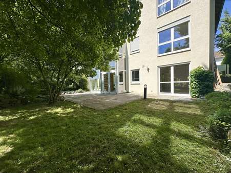 Garten - Erdgeschosswohnung in 63069 Offenbach mit 175m² mieten