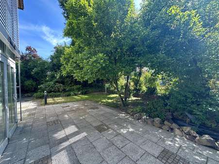 Terrasse - Erdgeschosswohnung in 63069 Offenbach mit 175m² mieten