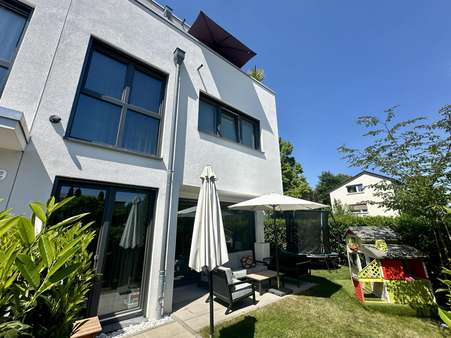 Gartenansicht - Doppelhaushälfte in 63069 Offenbach mit 212m² kaufen