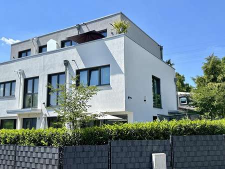Vorderansicht - Doppelhaushälfte in 63069 Offenbach mit 212m² kaufen
