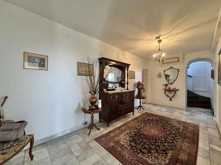 Flur Flur - Maisonette-Wohnung in 63067 Offenbach mit 145m² kaufen