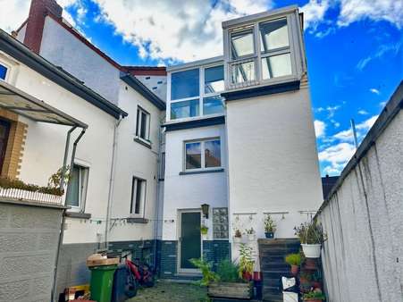 Hofansicht - Stadthaus in 63150 Heusenstamm mit 142m² kaufen