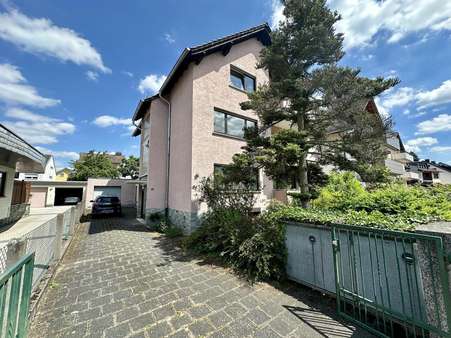 Eingangsansicht - Mehrfamilienhaus in 63165 Mühlheim mit 259m² kaufen
