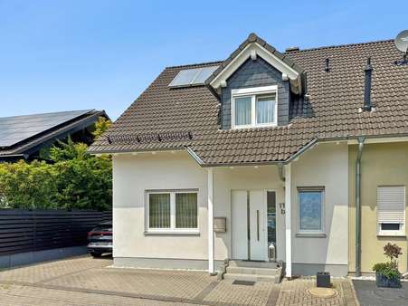 Vorderansicht Vorderansicht - Doppelhaushälfte in 63500 Seligenstadt mit 140m² kaufen