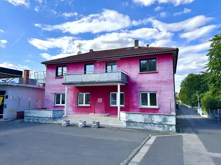 Leerstehendes Wohnhaus mit 18 Einzelzimmern und Stellplätzen! 
