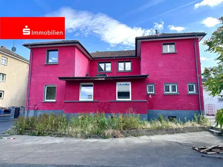 Leerstehendes Wohnhaus mit 18 Einzelzimmern und Stellplätzen! 