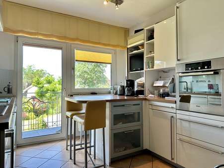 Küche im 1. Obergeschoss Küche im 1. Obergeschoss - Mehrfamilienhaus in 63075 Offenbach mit 240m² kaufen