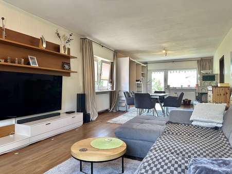 Wohn- und Esszimmer im 1. Obergeschoss Wohn- und Esszimmer im 1. Obergeschoss - Mehrfamilienhaus in 63075 Offenbach mit 240m² kaufen