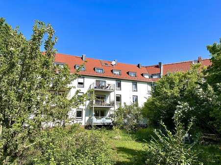 Gartenansicht - Etagenwohnung in 60596 Frankfurt mit 75m² kaufen